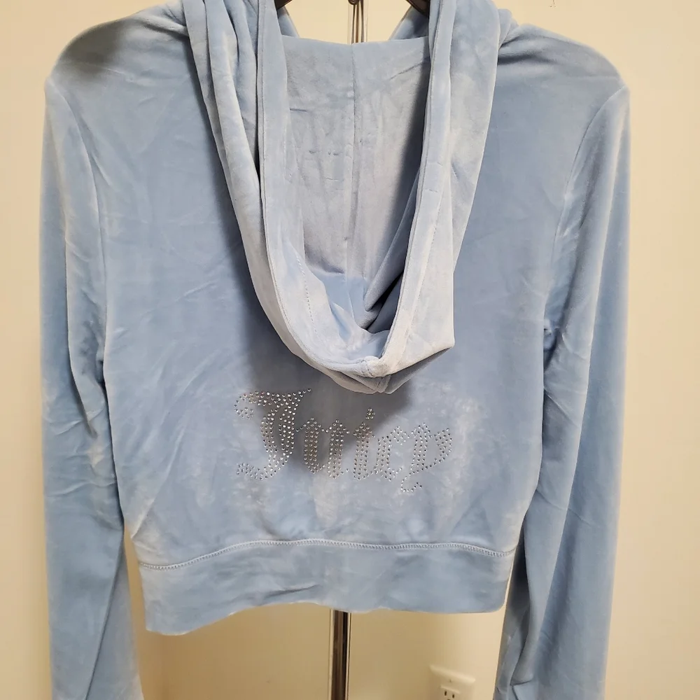 Stylish Juicy Couture tracksuit. Frosted light blue velour with iconic logo. - Picture 8 of 11